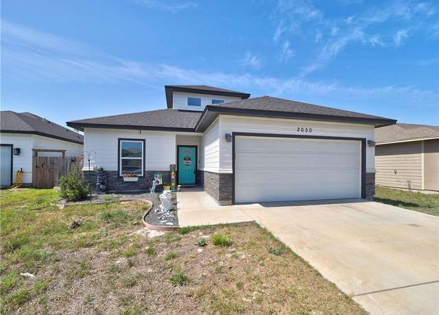 Property at 2050 Admiral Ln, Aransas Pass, TX 78336, 4 beds, 2 baths