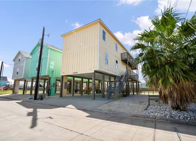 Property at 143 Laguna Village Dr, Corpus Christi, TX 78418, 6 beds, 4 baths