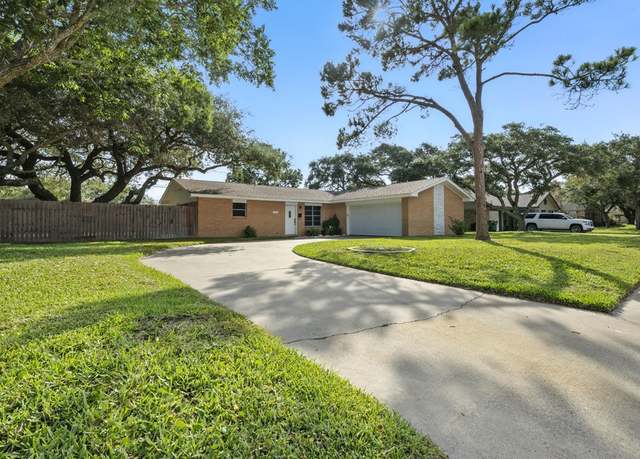 Property at 1522 W Palm, Aransas Pass, TX 78336, 3 beds, 2 baths
