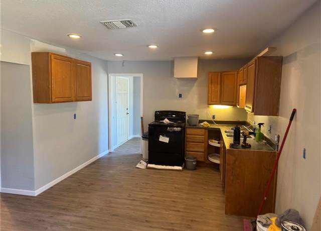 Property at 107 Huckleberry St, Rockport, TX 78382, 3 beds, 1 bath