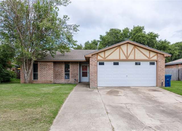 Property at 1014 Espana Dr, Portland, TX 78374, 3 beds, 2 baths