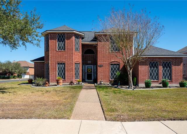 Property at 4302 Pontchartrain Dr, Corpus Christi, TX 78413, 4 beds, 3.5 baths