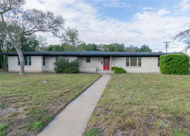 Property at 1327 Southwood St, Alice, TX 78332, 2 beds, 2.5 baths