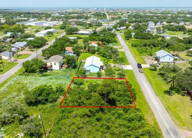 Property at 411 Charlotte Dr, Rockport, TX 78382