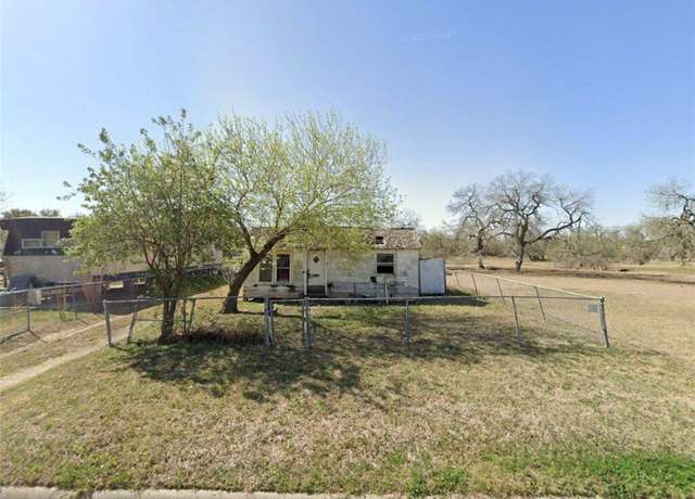 Property at 619 W Ragland Ave, Kingsville, TX 78363, 3 beds, 1 bath