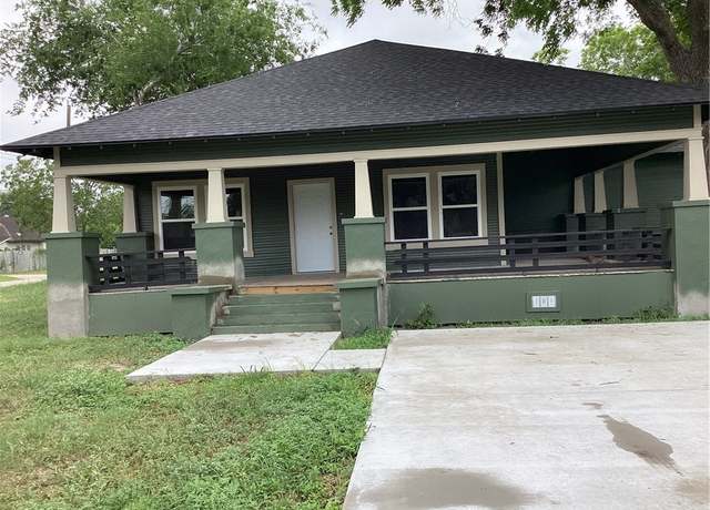 Property at 303 E 4th St, Alice, TX 78332, 4 beds, 2 baths