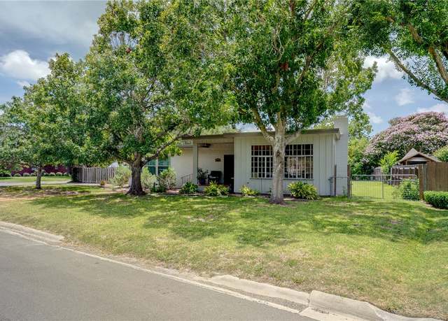 Property at 3313 Manitou St, Corpus Christi, TX 78411, 3 beds, 3.5 baths