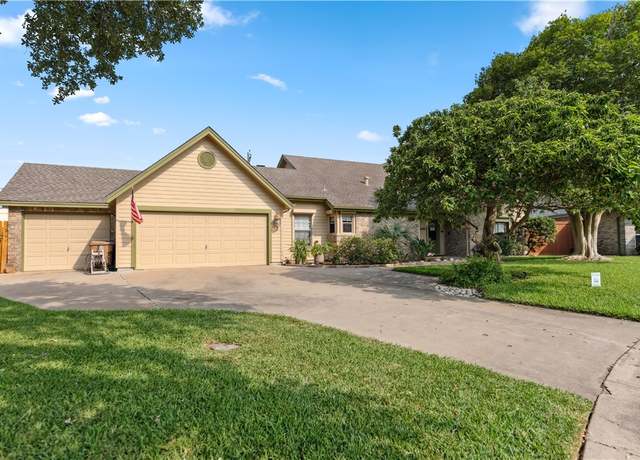 Property at 5422 Pressler Dr, Corpus Christi, TX 78413, 4 beds, 3 baths