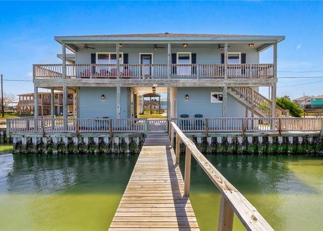 Property at 646 Copano Ridge Rd, Rockport, TX 78382, 5 beds, 3 baths