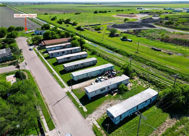 Property at 1025 John Wayne Dr, Robstown, TX 78380