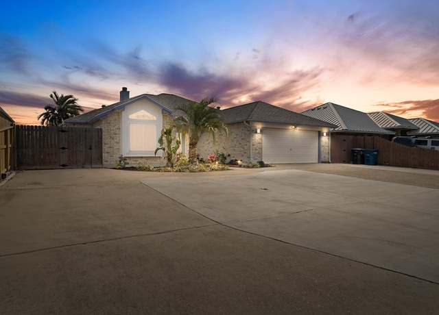 Property at 13845 Halyard Dr, Corpus Christi, TX 78418, 3 beds, 2 baths