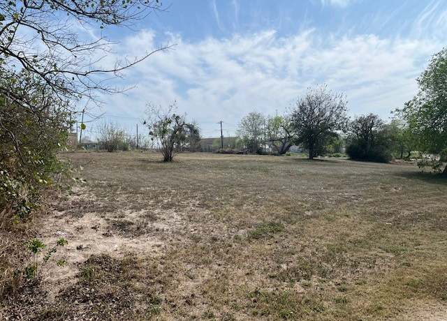 Property at 1404 Frank St, Corpus Christi, TX 78401