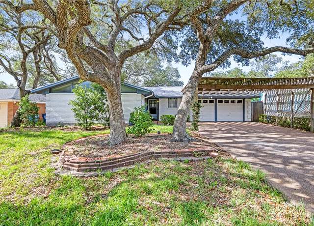 Property at 1903 Johnson Ave, Rockport, TX 78382, 3 beds, 2 baths