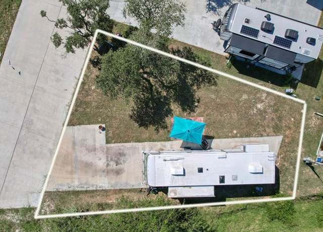 Property at 1406 W Corpus Christi St, Rockport, TX 78382