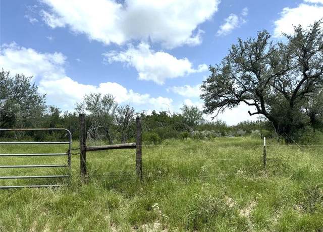 Property at 34-35 Bobcat Dr, George West, TX 78022
