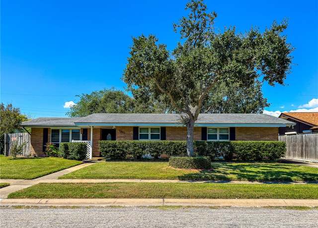 Property at 1041 Meadowbrook Dr, Corpus Christi, TX 78412, 3 beds, 2 baths