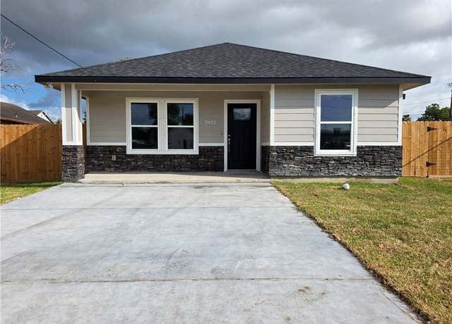 Property at 2832 Highland Ave, Corpus Christi, TX 78405, 3 beds, 2 baths