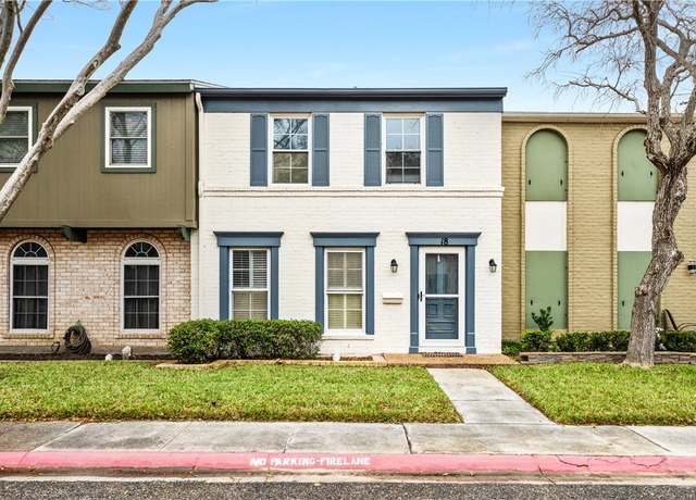 Property at 18 Townhouse Ln, Corpus Christi, TX 78412, 3 beds, 2.5 baths