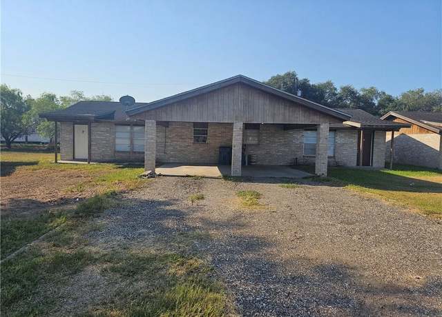 Property at 1300 Johnson St, Woodsboro, TX 78393, 4 beds, 2 baths
