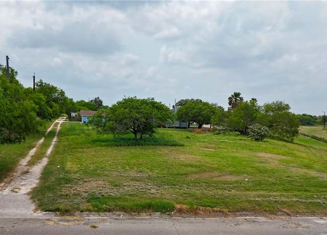 Property at 215 W C Ave, Kingsville, TX 78363