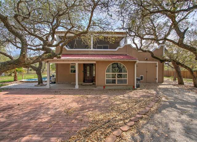 Property at 44 12th St, Rockport, TX 78382, 3 beds, 2 baths