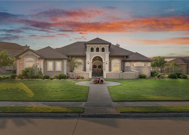 Property at 8401 Lago Vista Dr, Corpus Christi, TX 78414, 4 beds, 3.5 baths