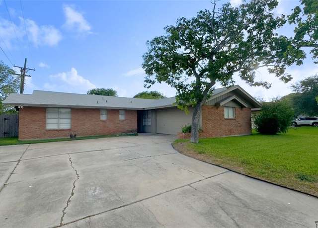 Property at 134 Daniel Moore St, Portland, TX 78374, 4 beds, 3 baths