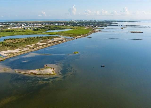 Property at 2002 Laguna Shrs, Corpus Christi, TX 78418
