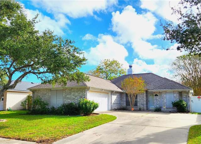 Property at 2210 Dorsey St, Corpus Christi, TX 78414, 3 beds, 2 baths