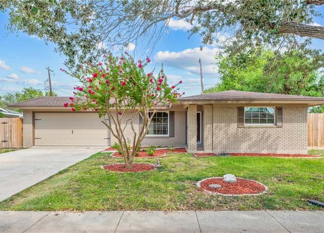 Property at 1222 Salem Dr, Corpus Christi, TX 78412, 3 beds, 2 baths