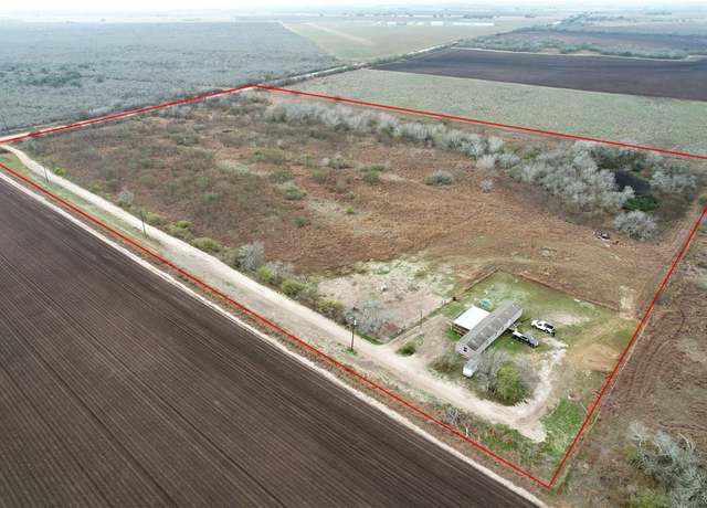 Property at 2880 Highway 59 W, Beeville, TX 78102, 3 beds, 2 baths