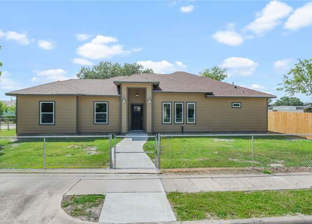 Property at 1025 Beechcraft Ave, Corpus Christi, TX 78405, 3 beds, 2 baths