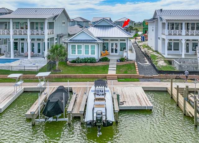 Property at 150 Foxtail Ln, Rockport, TX 78382, 3 beds, 2 baths