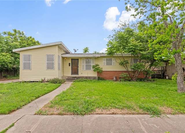 Property at 757 Pennington Dr, Corpus Christi, TX 78412, 3 beds, 1 bath