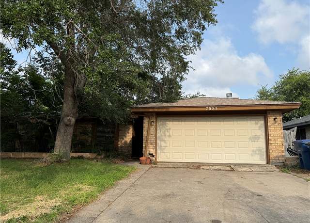 Property at 7025 Copper Mountain Dr, Corpus Christi, TX 78413, 4 beds, 2 baths