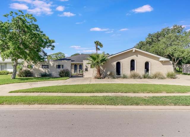Property at 5241 Saint Andrews Dr, Corpus Christi, TX 78413, 4 beds, 2.5 baths