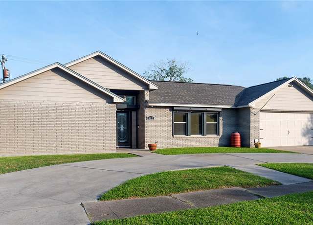 Property at 422 Poenisch Dr, Corpus Christi, TX 78412, 3 beds, 2 baths