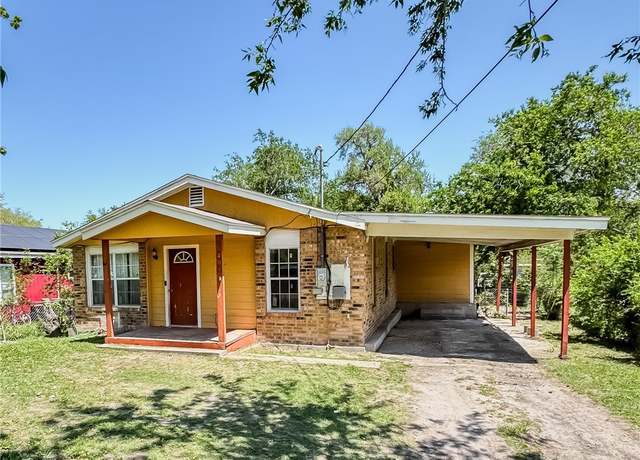 Property at 403 S Alta Vista St, Beeville, TX 78102, 3 beds, 2 baths