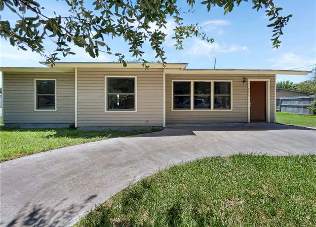 Property at 4053 Little John Dr, Corpus Christi, TX 78411, 3 beds, 2 baths