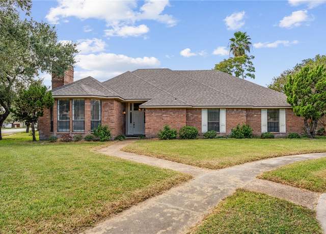 Property at 5305 Hunt Cir, Corpus Christi, TX 78413, 4 beds, 3 baths