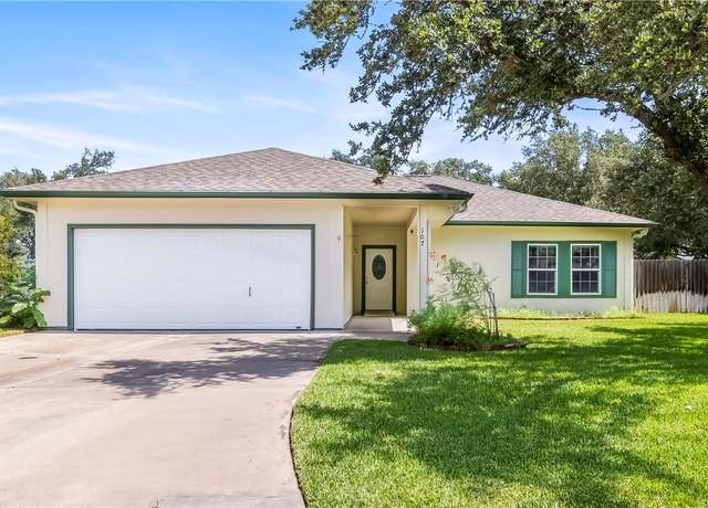 Property at 107 S Sierra Wood Dr, Rockport, TX 78382, 3 beds, 2 baths