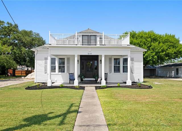 Property at 514 W 4th St, Sinton, TX 78387, 3 beds, 2 baths
