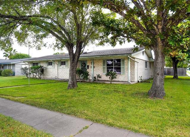 Property at 1338 Meadowlane Dr, Corpus Christi, TX 78412, 3 beds, 2 baths