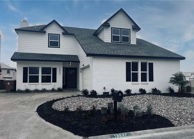 Property at 13537 Royal Fifth Ct, Corpus Christi, TX 78418, 5 beds, 2.5 baths