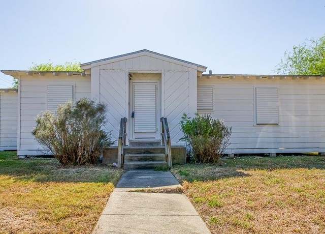 Property at 1302 Brentwood Dr, Corpus Christi, TX 78415, 3 beds, 1 bath
