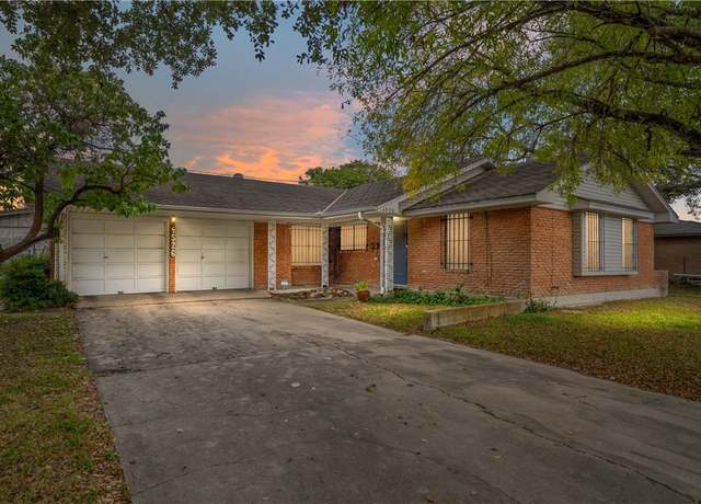 Property at 4526 Driftwood Pl, Corpus Christi, TX 78411, 3 beds, 2 baths