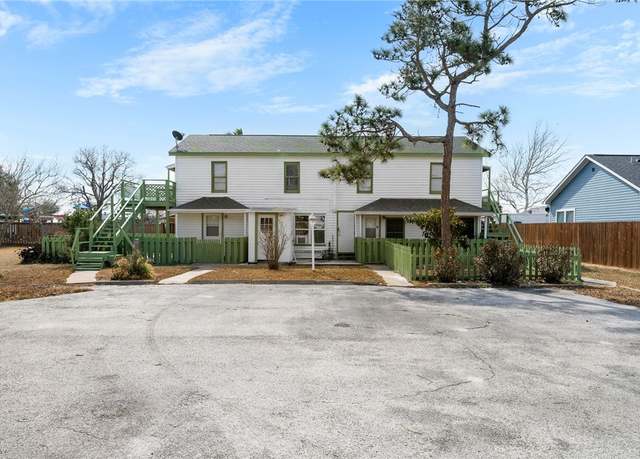 Property at 1409 E Alamito St, Rockport, TX 78382, 4 beds, 4 baths