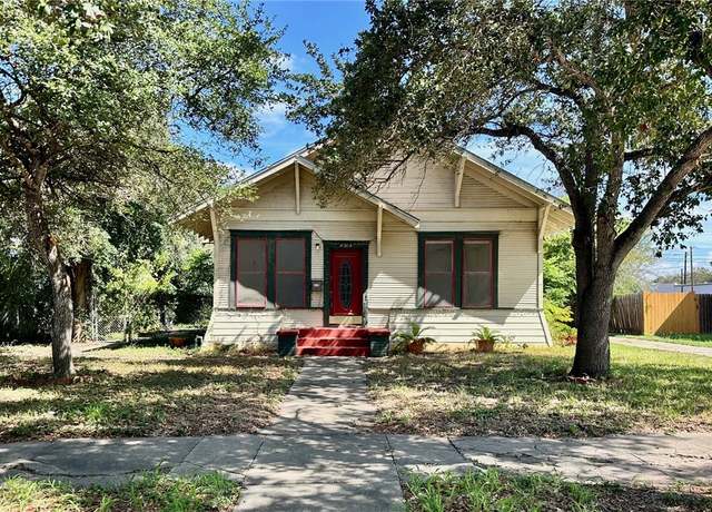 Property at 518 E Kenedy Ave, Kingsville, TX 78363, 3 beds, 3 baths