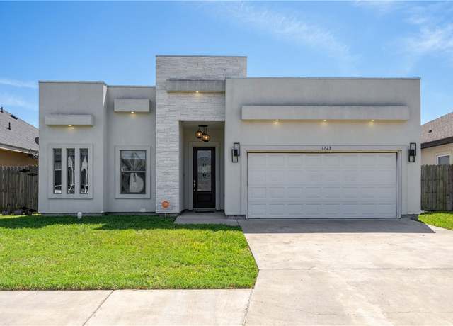 Property at 1773 Paraiso Dr, Kingsville, TX 78363, 3 beds, 2 baths