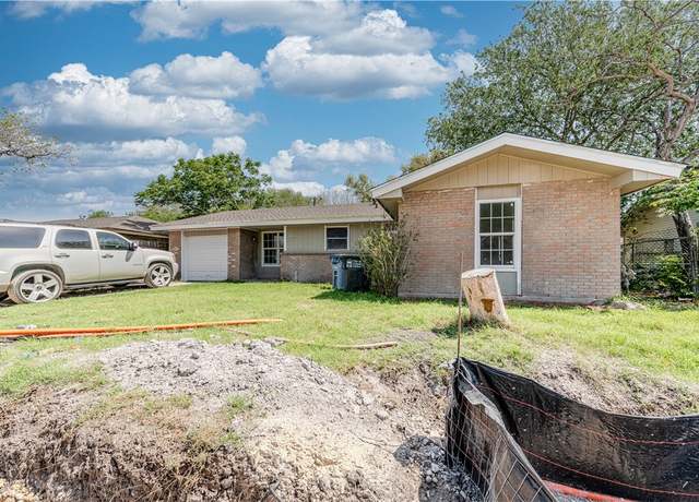 Property at 122 Green Trail Dr, Corpus Christi, TX 78405, 3 beds, 1 bath
